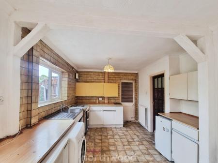 3 bedroom Semi-detached house for sale in Everingham Road, Cantley, Doncaster, DN4