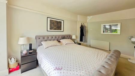 3 bedroom Semi-detached house for sale in Bennetthorpe, Bennetthorpe, Doncaster, DN2