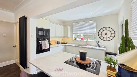 3 bedroom Semi-detached house for sale in Bennetthorpe, Bennetthorpe, Doncaster, DN2
