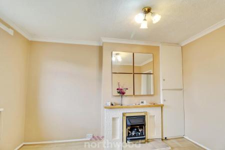 2 bedroom Semi-detached house to let in Morrison Drive, Rossington, Doncaster, DN11
