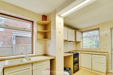2 bedroom Semi-detached house to let in Morrison Drive, Rossington, Doncaster, DN11