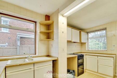 2 bedroom Semi-detached house to let in Morrison Drive, Rossington, Doncaster, DN11