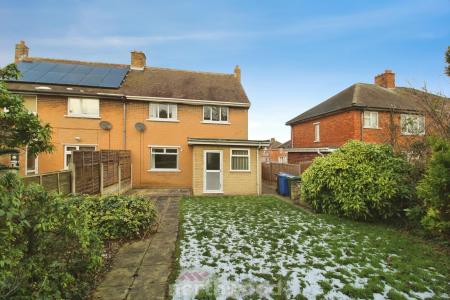 2 bedroom Semi-detached house to let in Morrison Drive, Rossington, Doncaster, DN11