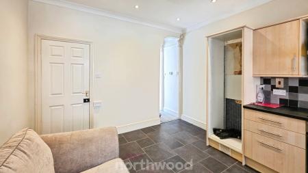 2 bedroom Terraced House to let in Beechfield Road, Hyde Park, Doncaster, DN1