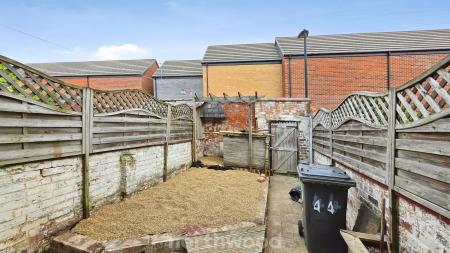 2 bedroom Terraced House to let in Beechfield Road, Hyde Park, Doncaster, DN1