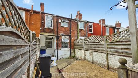 2 bedroom Terraced House to let in Beechfield Road, Hyde Park, Doncaster, DN1
