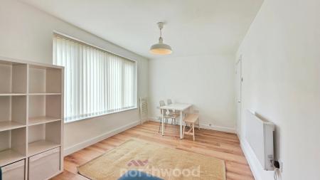 1 bedroom Flat for sale in Bawtry Road, Bessacarr, Doncaster, DN4