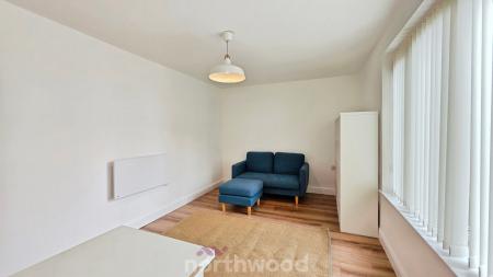 1 bedroom Flat for sale in Bawtry Road, Bessacarr, Doncaster, DN4