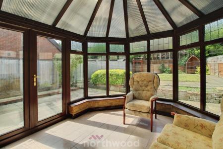 2 bedroom Bungalow to let in Headingley Way, Edlington, Doncaster, DN12