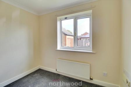 2 bedroom Bungalow to let in Headingley Way, Edlington, Doncaster, DN12