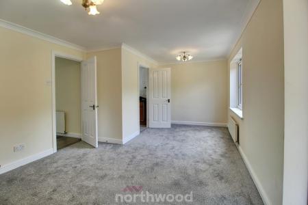 2 bedroom Bungalow to let in Headingley Way, Edlington, Doncaster, DN12