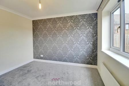 2 bedroom Bungalow to let in Headingley Way, Edlington, Doncaster, DN12