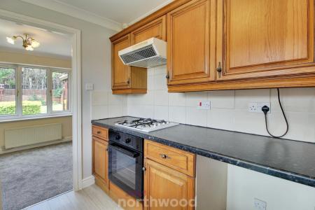 2 bedroom Bungalow to let in Headingley Way, Edlington, Doncaster, DN12