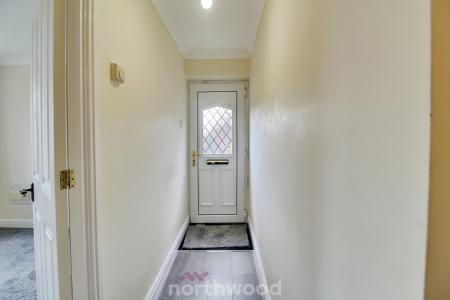 2 bedroom Bungalow to let in Headingley Way, Edlington, Doncaster, DN12