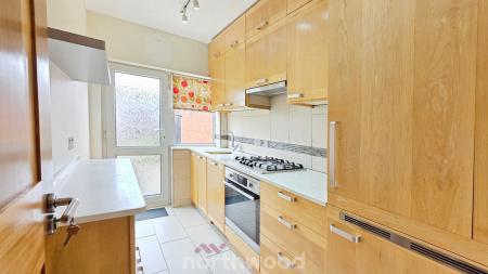 3 bedroom Terraced House for sale in Strathmore Road, Town Moor, Doncaster, DN2