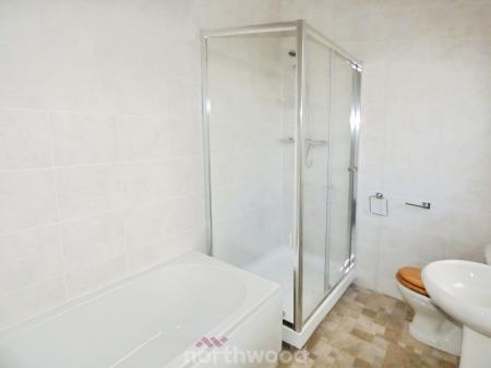 1 bedroom Flat to let in 76 Markham Avenue, Carcroft, Doncaster, DN6