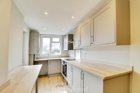 3 bedroom Terraced House to let in Roberts Road, Balby, Doncaster, DN4