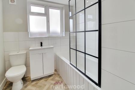 3 bedroom Terraced House to let in Roberts Road, Balby, Doncaster, DN4
