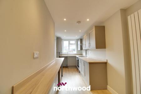 3 bedroom Terraced House to let in Roberts Road, Balby, Doncaster, DN4