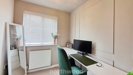3 bedroom End of terrace house for sale in Rands Lane, Armthorpe, Doncaster, DN3