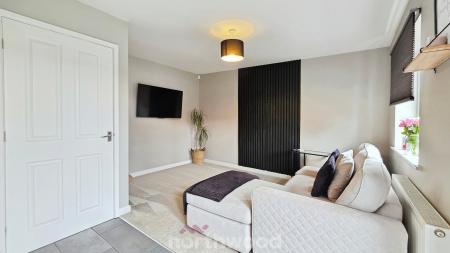 3 bedroom End of terrace house for sale in Rands Lane, Armthorpe, Doncaster, DN3