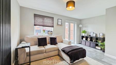 3 bedroom End of terrace house for sale in Rands Lane, Armthorpe, Doncaster, DN3