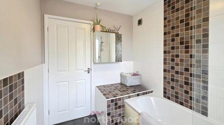 3 bedroom End of terrace house for sale in Rands Lane, Armthorpe, Doncaster, DN3