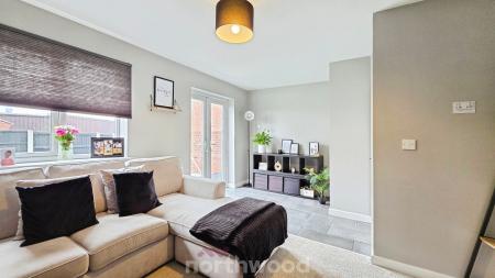 3 bedroom End of terrace house for sale in Rands Lane, Armthorpe, Doncaster, DN3