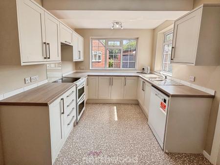 3 bedroom Semi-detached house to let in Crossways North, Wheatley Hills, Doncaster, DN2