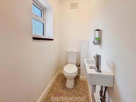 3 bedroom Semi-detached house to let in Crossways North, Wheatley Hills, Doncaster, DN2