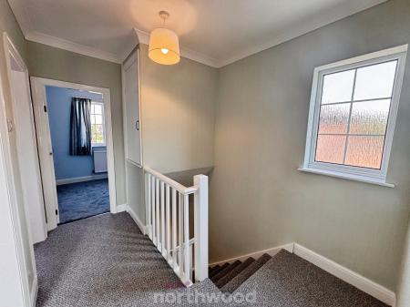 3 bedroom Semi-detached house to let in Crossways North, Wheatley Hills, Doncaster, DN2