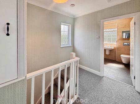 3 bedroom Semi-detached house to let in Crossways North, Wheatley Hills, Doncaster, DN2
