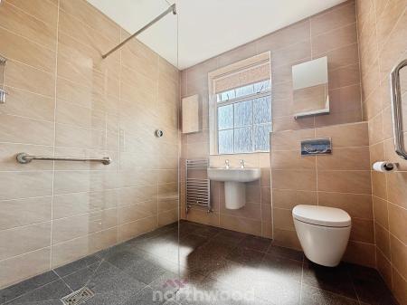 3 bedroom Semi-detached house to let in Crossways North, Wheatley Hills, Doncaster, DN2