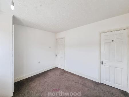 2 bedroom Terraced House to let in Hunt Lane, Bentley, Doncaster, DN5
