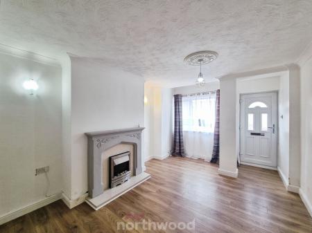 2 bedroom Terraced House to let in Hunt Lane, Bentley, Doncaster, DN5