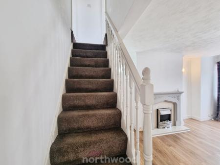 2 bedroom Terraced House to let in Hunt Lane, Bentley, Doncaster, DN5