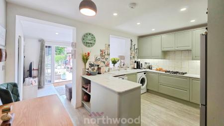 3 bedroom Semi-detached house for sale in Pembroke Rise, Scawsby, Doncaster, DN5