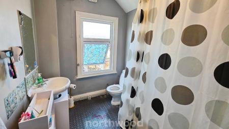 2 bedroom Terraced House for sale in Ramsden Road, Hexthorpe, Doncaster, DN4