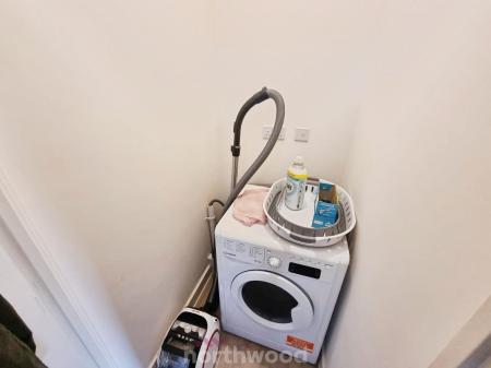 2 bedroom Flat to let in Foxglove Way, Woodfield Plantation, Doncaster, DN4