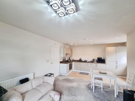 2 bedroom Flat to let in Foxglove Way, Woodfield Plantation, Doncaster, DN4