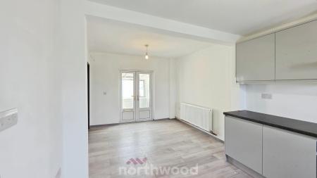 3 bedroom Semi-detached house for sale in Barnby Dun Road, Wheatley, Doncaster, DN2