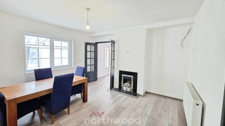 3 bedroom Semi-detached house for sale in Barnby Dun Road, Wheatley, Doncaster, DN2