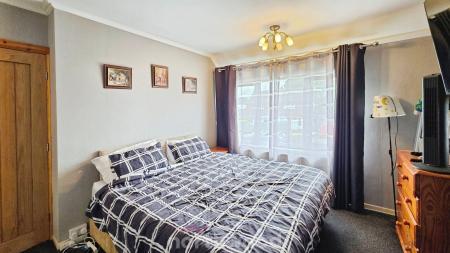 3 bedroom Semi-detached house for sale in Shackleton Road, Clay Lane, Doncaster, DN2
