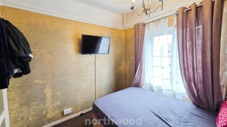 3 bedroom Semi-detached house for sale in Shackleton Road, Clay Lane, Doncaster, DN2