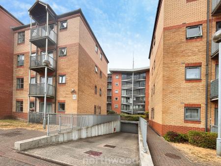 2 bedroom Flat to let in Kentmere Drive, Lakeside, Doncaster, DN4