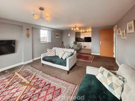 2 bedroom Flat to let in Kentmere Drive, Lakeside, Doncaster, DN4