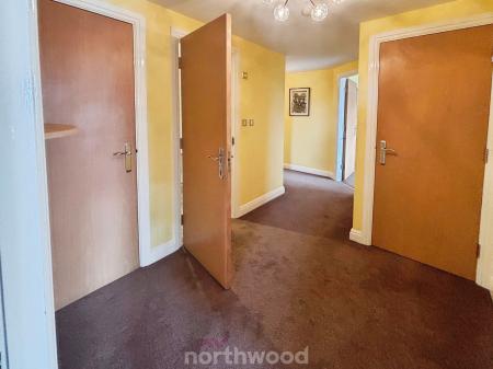 2 bedroom Flat to let in Kentmere Drive, Lakeside, Doncaster, DN4
