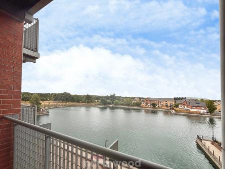 2 bedroom Flat to let in Kentmere Drive, Lakeside, Doncaster, DN4