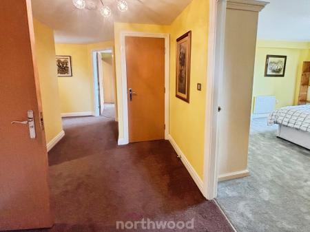 2 bedroom Flat to let in Kentmere Drive, Lakeside, Doncaster, DN4