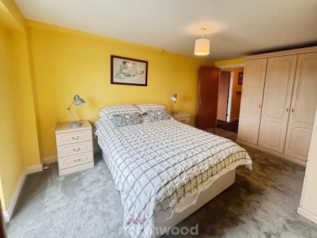 2 bedroom Flat to let in Kentmere Drive, Lakeside, Doncaster, DN4